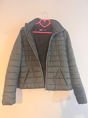 Zara Kapşonlu Şişme Mont