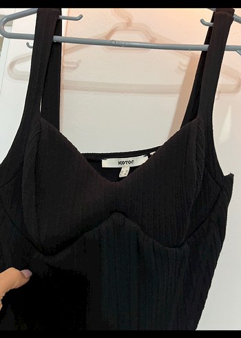 Siyah V Yaka Kadın Atlet - Görsel 2