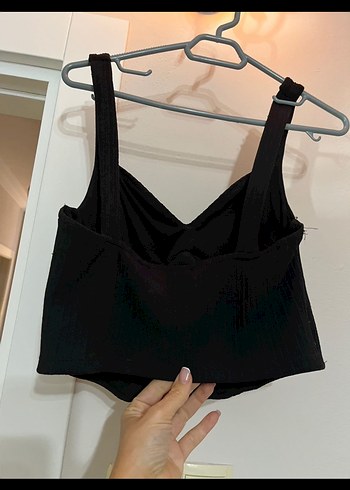 Siyah V Yaka Kadın Atlet - Görsel 3