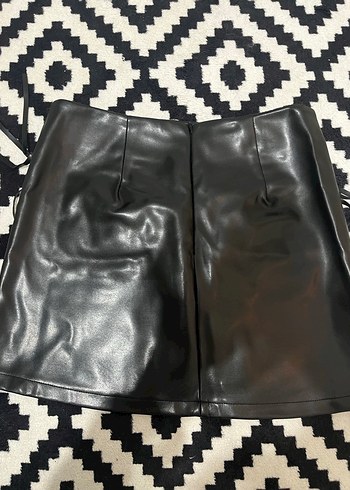 Püsküllü Siyah Deri Mini Etek - Görsel 2