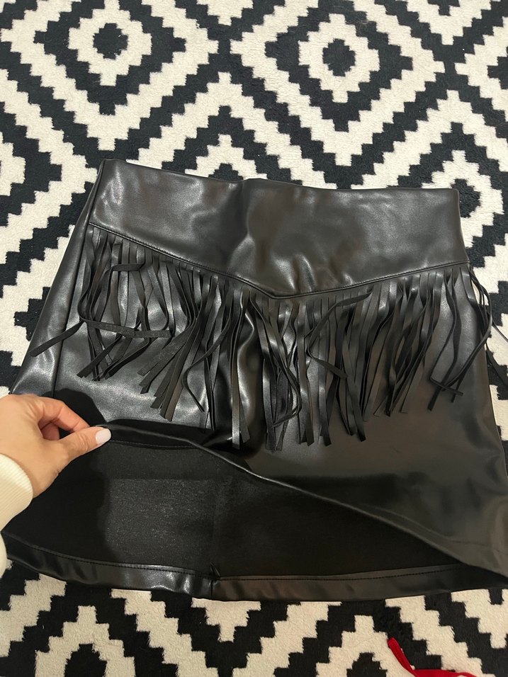 Püsküllü Siyah Deri Mini Etek - Görsel 3
