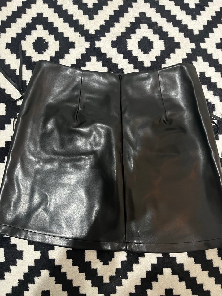 Püsküllü Siyah Deri Mini Etek - Görsel 2