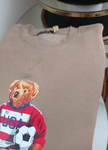 Yeni etiketli sweatshirt 