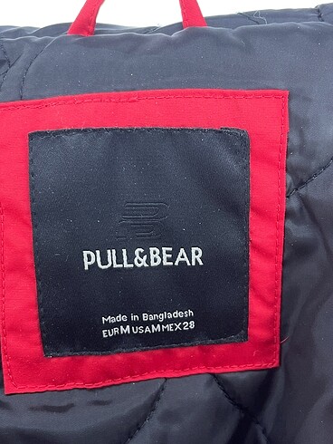 m Beden kırmızı Renk Pull and Bear Yağmurluk %70 İndirimli.