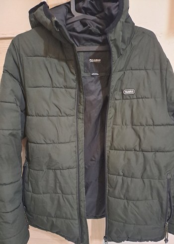 Pull and Bear Hafif Dolgulu Yesil Kapusonlu Erkek Mont