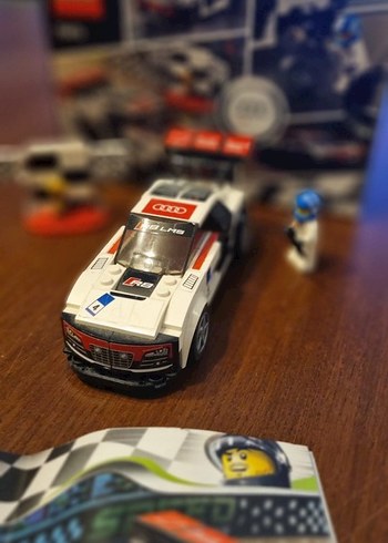 LEGO Audi R8 LMS Yarış Arabası Seti - Görsel 6