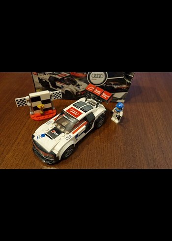 LEGO Audi R8 LMS Yarış Arabası Seti - Görsel 2