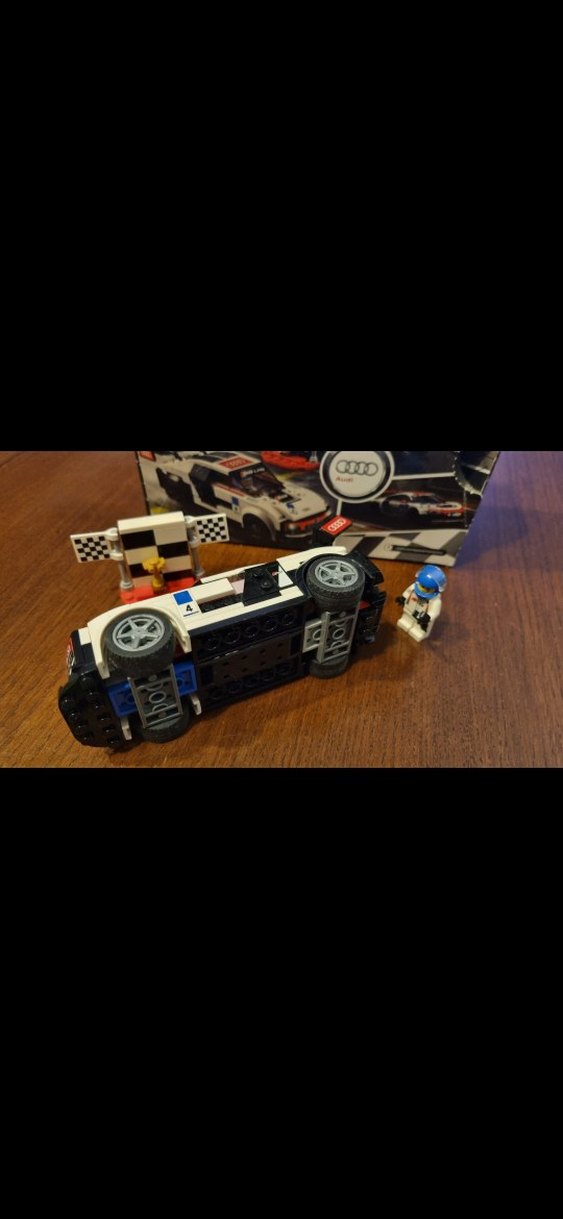 LEGO Audi R8 LMS Yarış Arabası Seti - Görsel 3