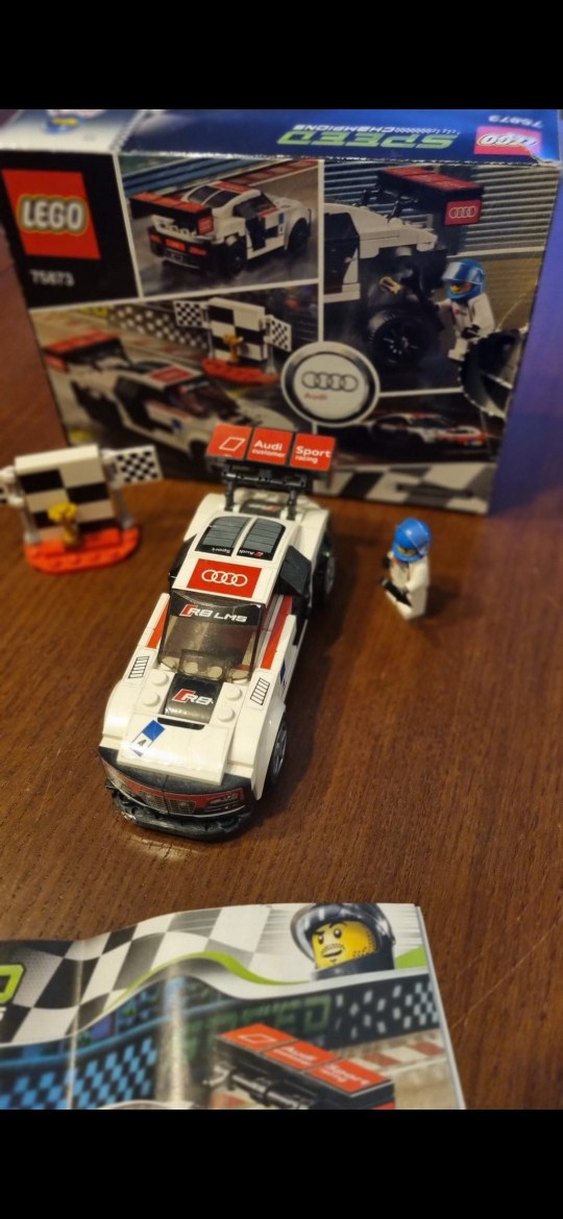 LEGO Audi R8 LMS Yarış Arabası Seti - Görsel 5
