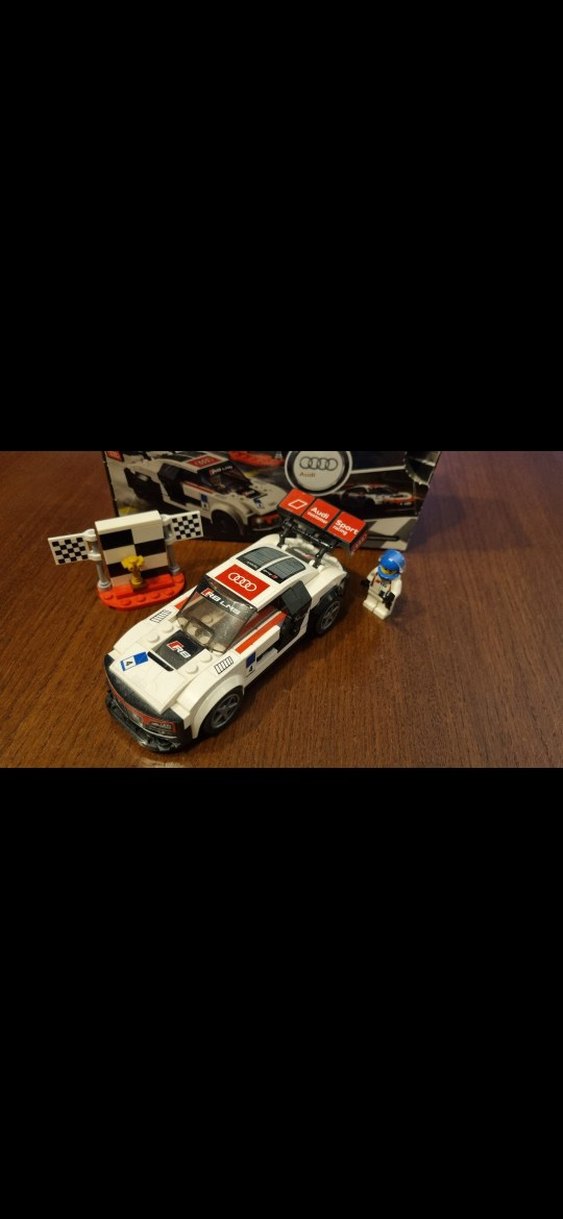 LEGO Audi R8 LMS Yarış Arabası Seti - Görsel 2