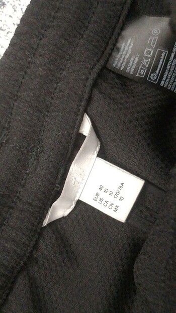 40 Beden siyah Renk H&M 40 beden pantolon
