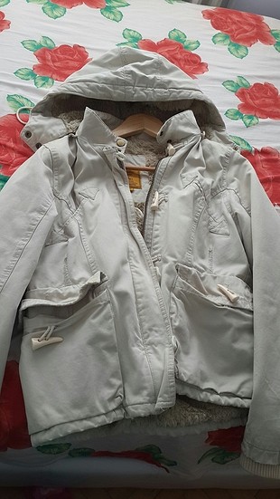 İçi yünlü beyaz mont 