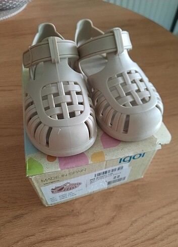 İgor tobby solid sandalet