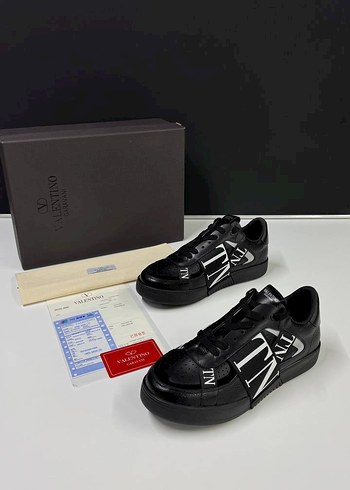 Valentino Siyah Deri Sneaker