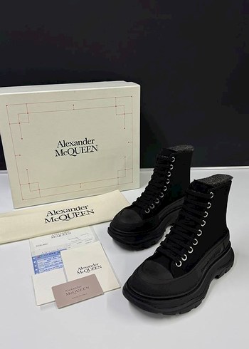 Alexander McQueen Siyah Bagcikli Bot