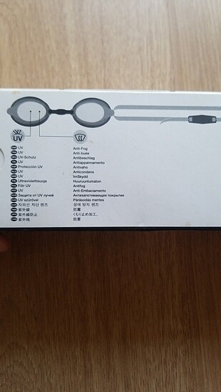Adidas sifir kutulu speedo.