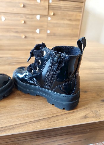 Kız Çocuk Siyah Lastik Tokalı Bot - Görsel 6