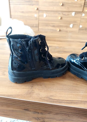 Kız Çocuk Siyah Lastik Tokalı Bot - Görsel 5