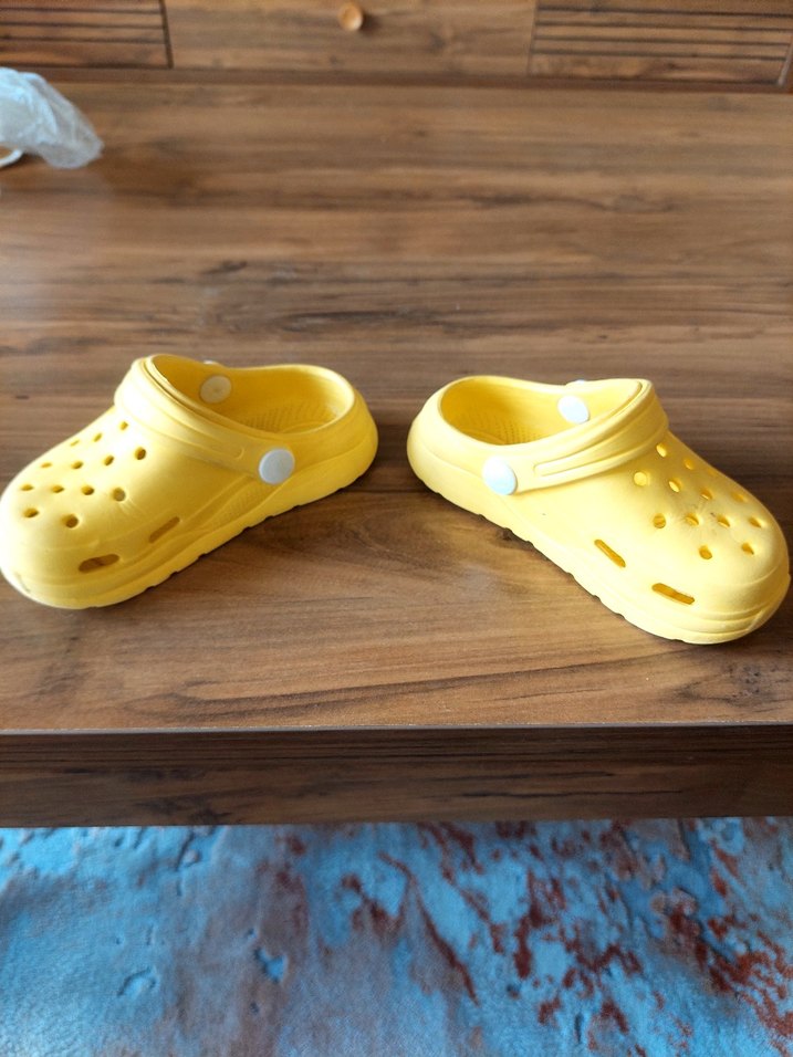 Sarı Kız Çocuk Terlik - Görsel 3