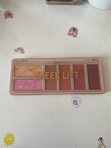 Revolution cheek lift allık paleti