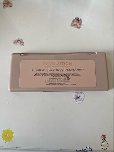 Revolution Revolution cheek lift allık paleti
