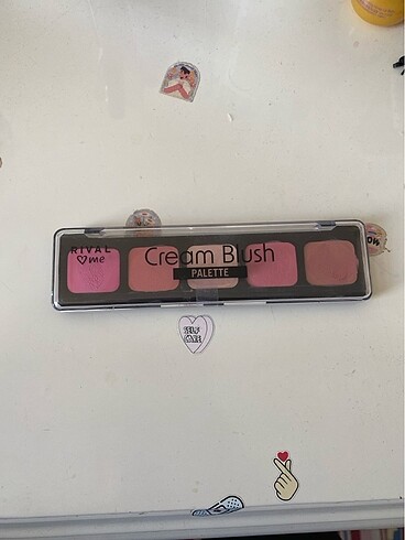 Rival ?? me cream Blush palette