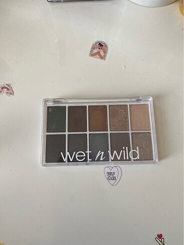 Wet n wild lights off