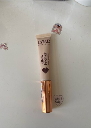 LYKD Glow Freezy aydınlatıcı allık