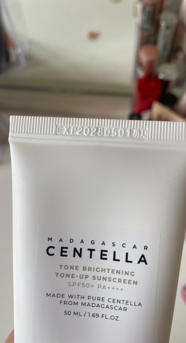 Skin1004 Madagascar Centella Tonlu BB Krem SPF50+ - Görsel 3