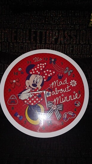 Beden Minnie duvar saati