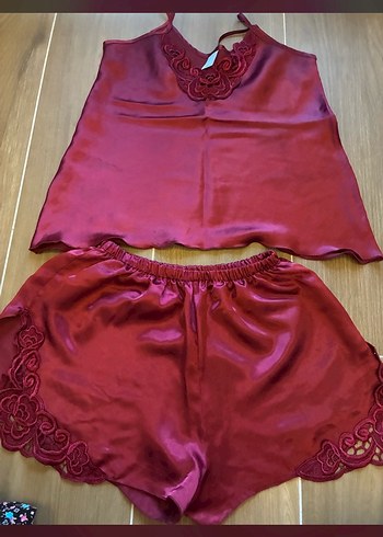 Diğer Kırmızı Çiçek Desenli Kısa Kadın Pijama Takımı