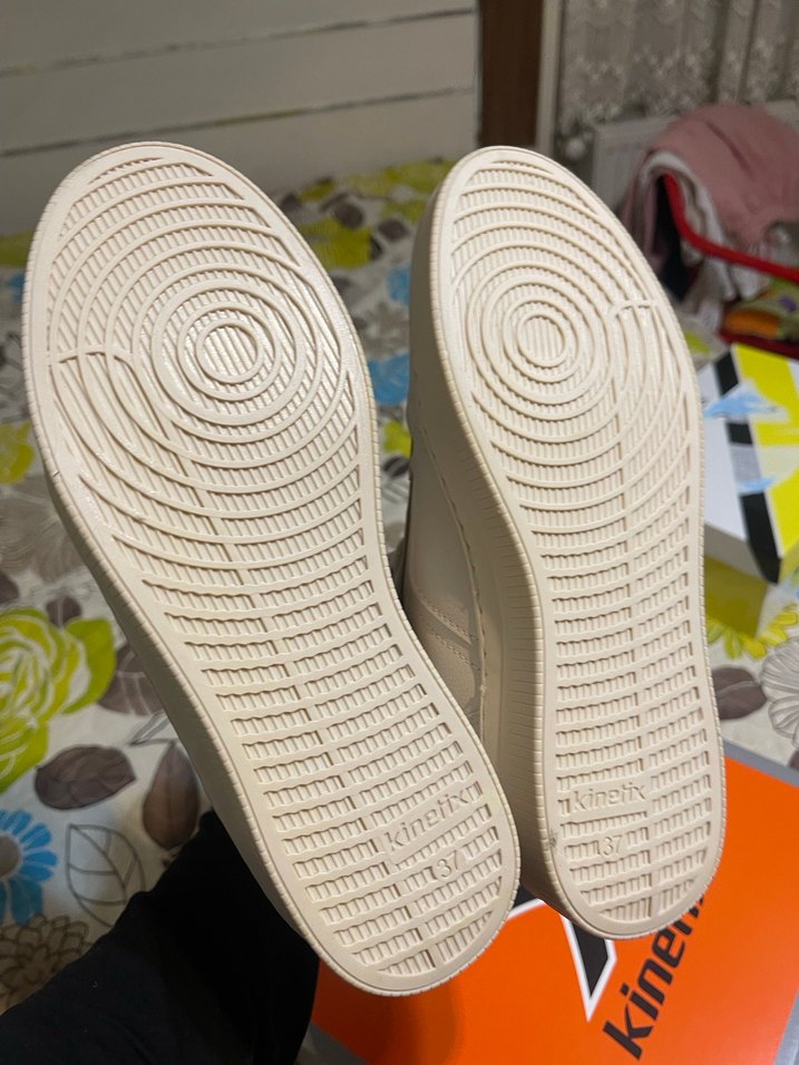 Kadın Beyaz Suni Kürklü Spor Dolgu Topuk Bot - Görsel 4