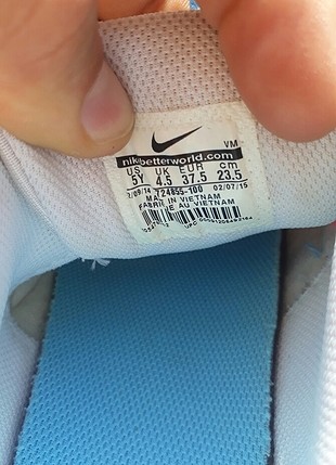 37 Beden beyaz Renk Orjinal Nike 37.5 Numara