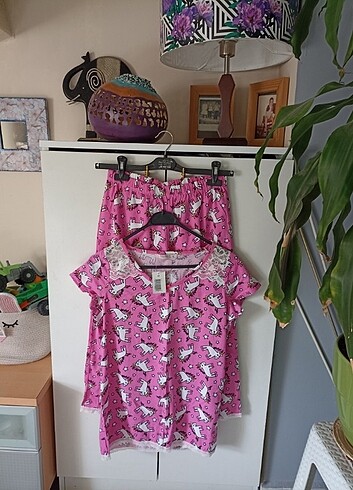 Şapşal Unicorn Desenli Dantel Detaylı Pijama