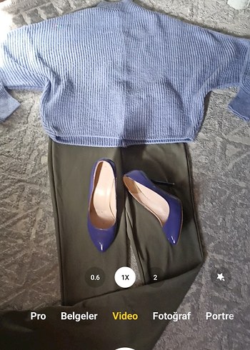 Esnek Yandan Parça Yırtmaçlı Pantolon - Görsel 5