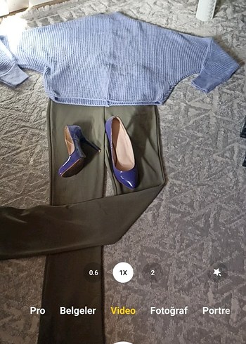 Esnek Yandan Parça Yırtmaçlı Pantolon - Görsel 3