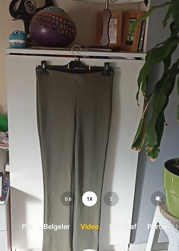 Esnek Yandan Parça Yırtmaçlı Pantolon - Görsel 2