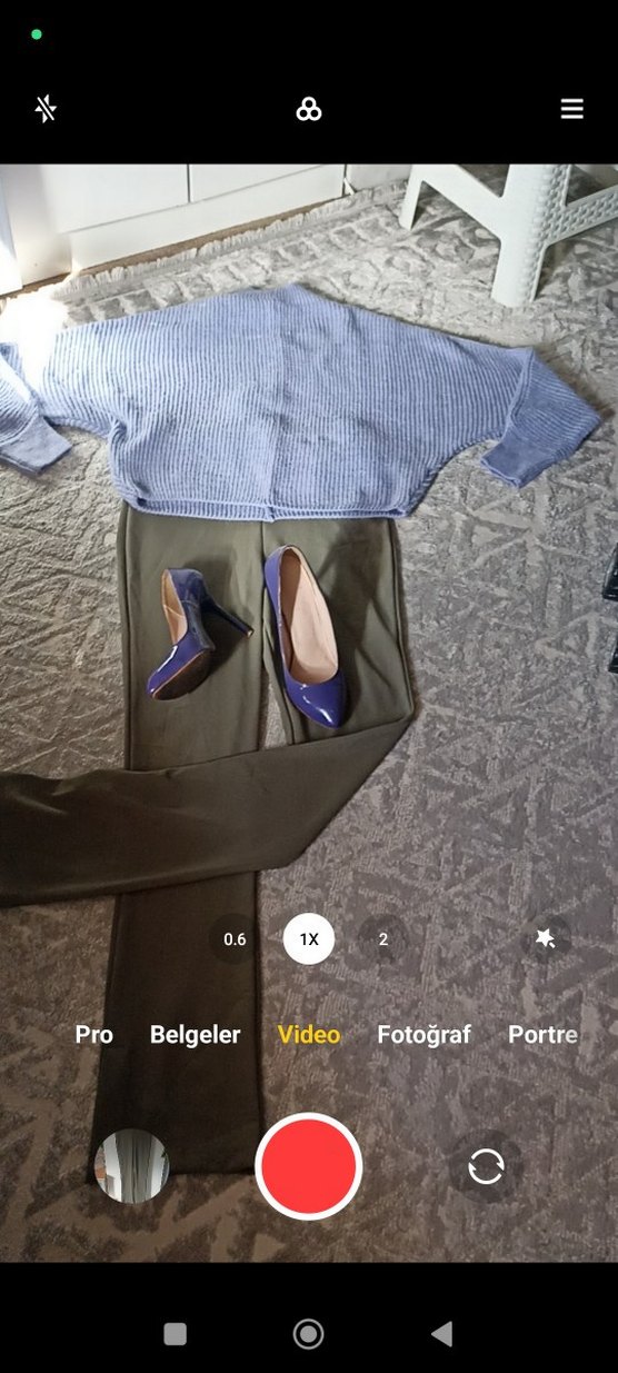 Esnek Yandan Parça Yırtmaçlı Pantolon - Görsel 3