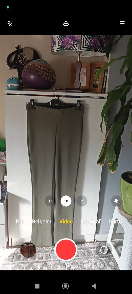 Esnek Yandan Parça Yırtmaçlı Pantolon - Görsel 2