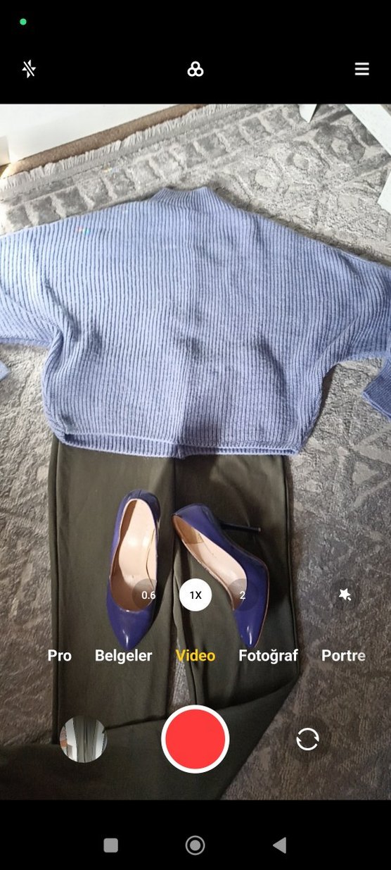 Esnek Yandan Parça Yırtmaçlı Pantolon - Görsel 4