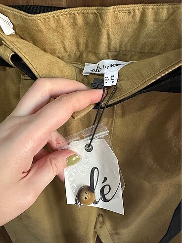 Koton yeşil kemerli pantolon - Görsel 4