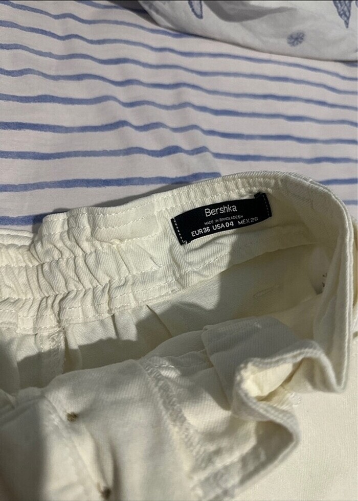Bershka Ekru şort - Görsel 4