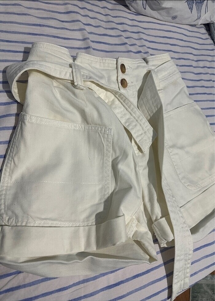 Bershka Ekru şort - Görsel 3