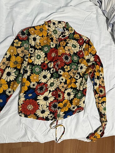Bershka çiçek desenli bluz