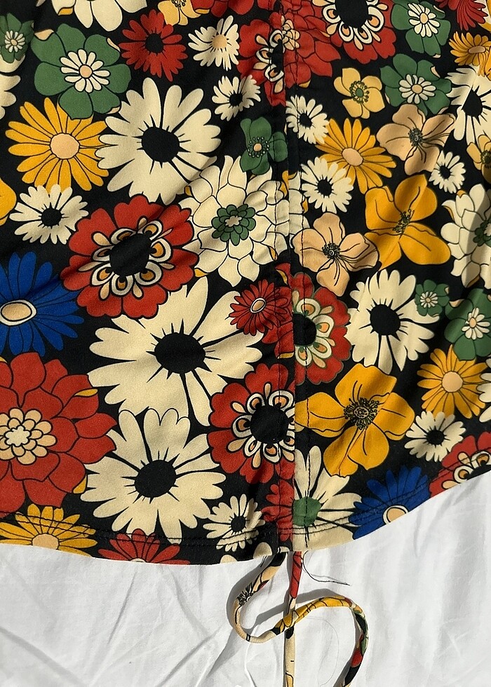 Bershka çiçek desenli bluz - Görsel 3