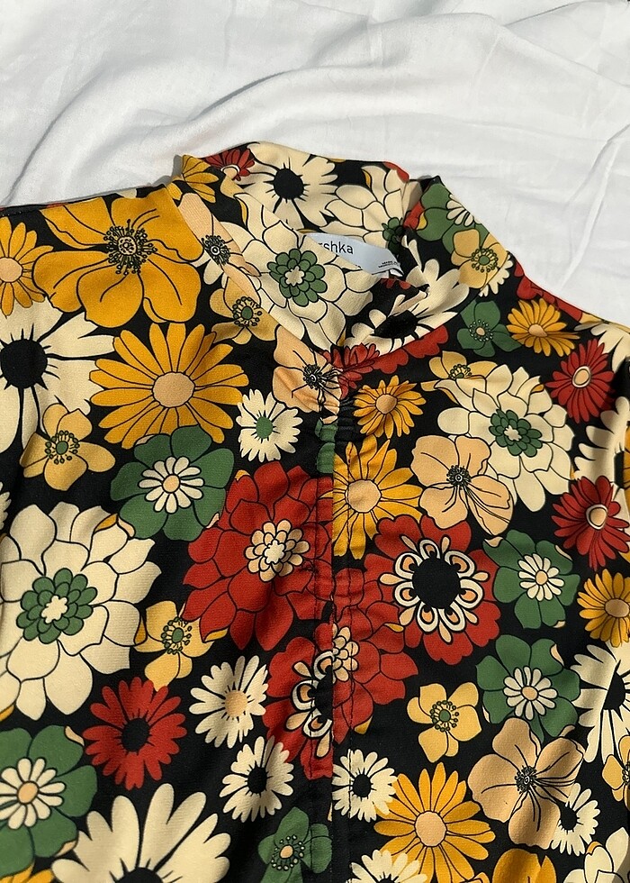 Bershka çiçek desenli bluz - Görsel 2