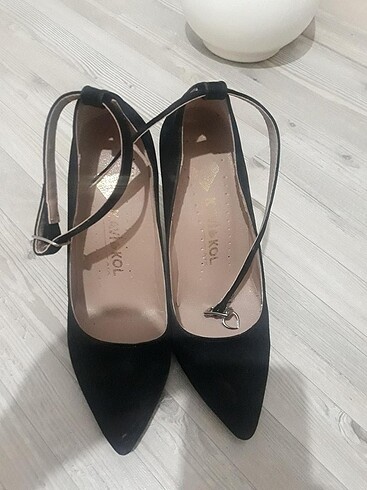 36 Beden Siyah topuklu ayakkabı