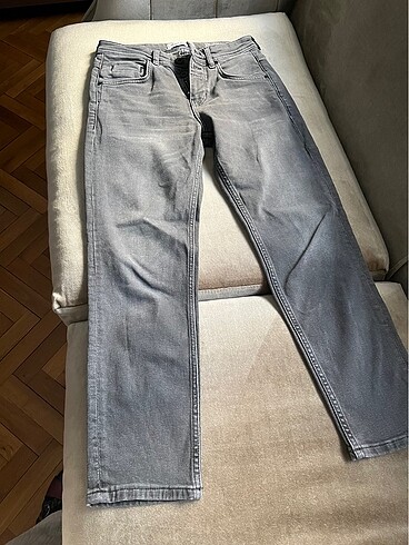 Yeni gri kot pantolon