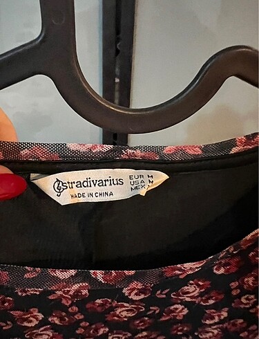 m Beden kırmızı Renk Stradivarius çiçekli elbise