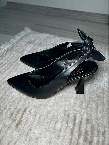 Diğer DGN Siyah Stiletto